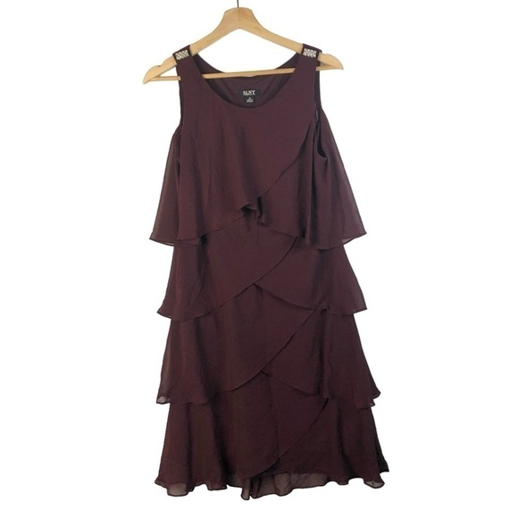 SLNY New York Burgundy Red Tiered Shift Knee Length Dress 10 - Picture 2 of 7